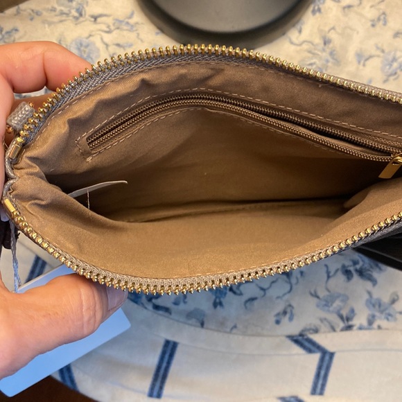 Anna Chang Purse w keychain or wristlet - Picture 2 of 8